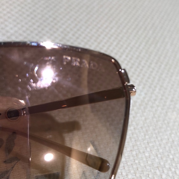 Authentic Prada Mirrored Aviator  Sunglasses - Picture 5 of 8